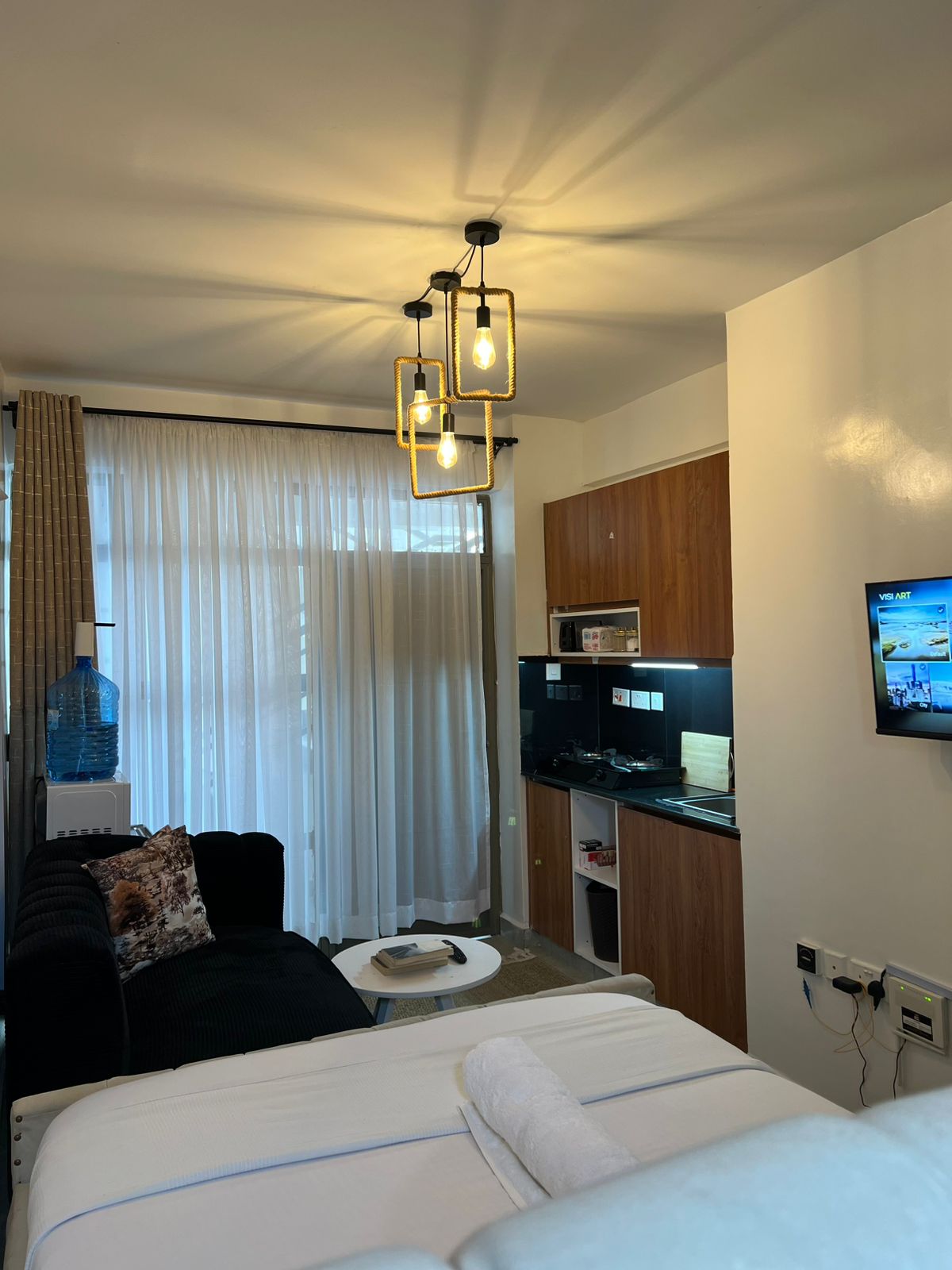 Stylish Airbnb Studio Along Thika Road – Roysambu